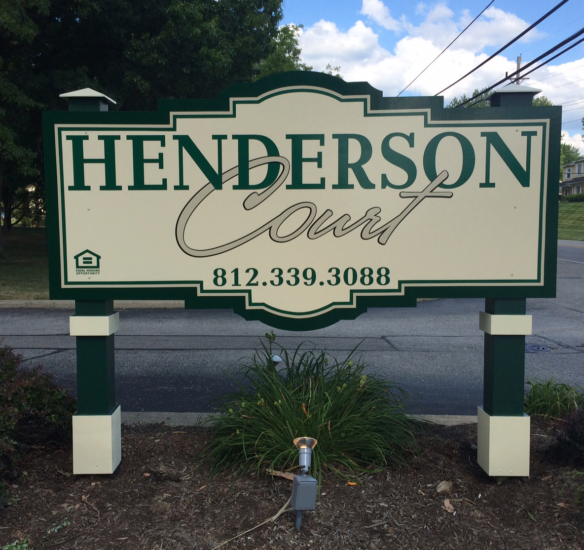 monument-sign-henderson-court