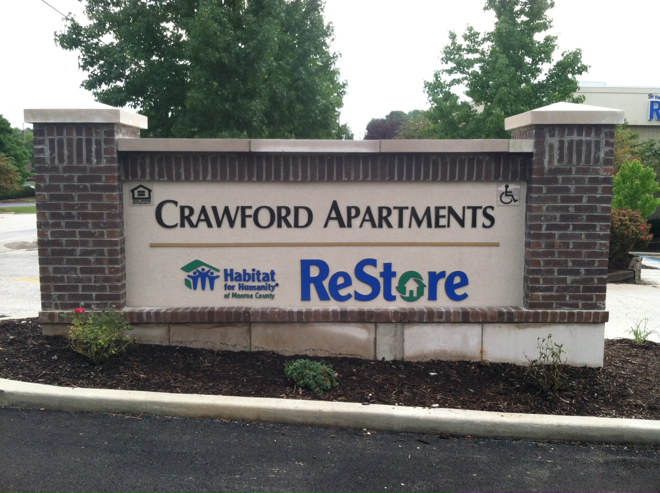 monument-signs-crawford-apartments