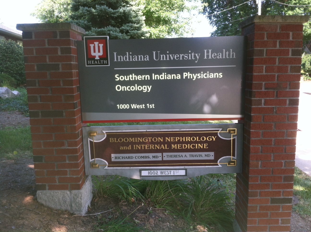 monument-signs-iu-health-oncology