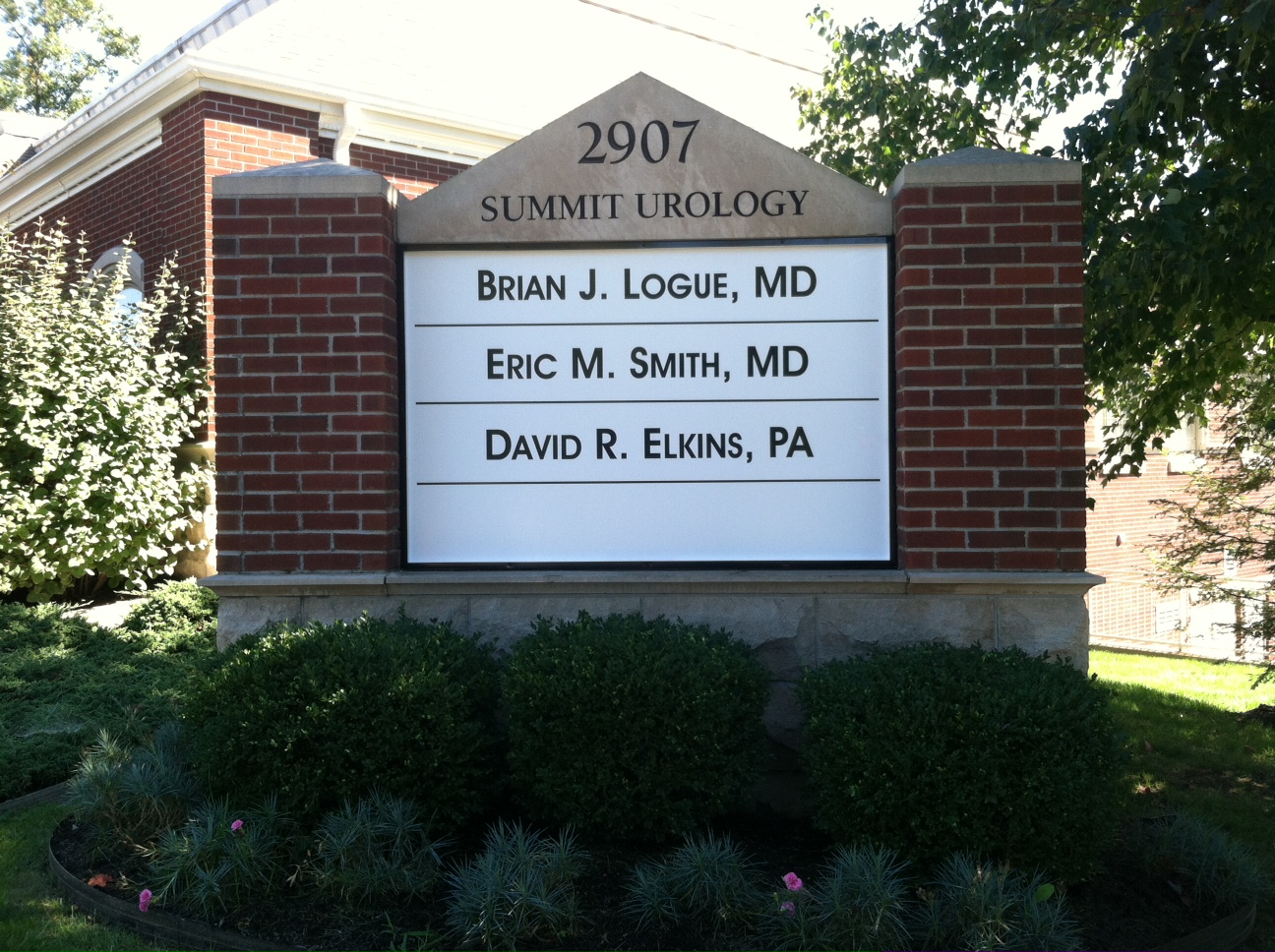 monument-signs-summit-urology