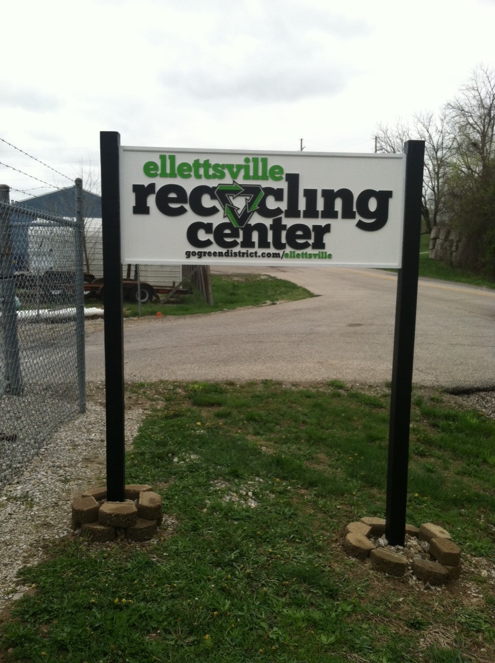 routed-signs-ellettsville-recycling-center